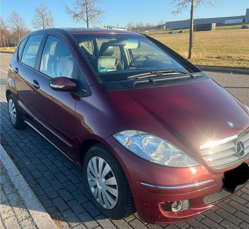 Rot Gebraucht 2005 Mercedes A170 Kleinwagen | 2.500 € (Guter Preis) - Bild 1/4