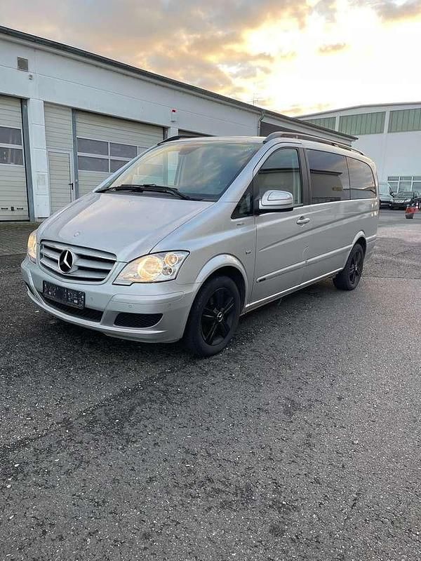 Brillantsilber metallic Gebraucht 2013 Mercedes Viano Edition Van / Kleinbus | 18.999 € (Guter Preis) - Bild 1/4