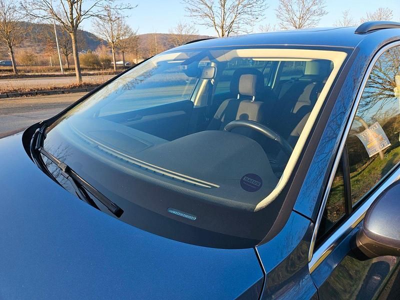 Second-hand VW Passat Comfortline 150 CP (110 kW) 2015 Albastru Break