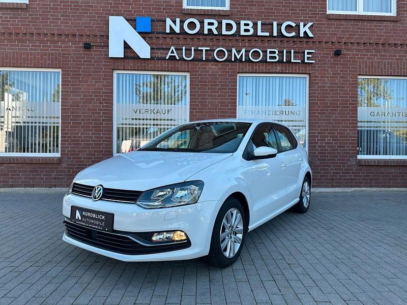 Weiß Gebraucht 2016 VW Polo Comfortline Kleinwagen | 9.490 € (Fairer Preis) - Bild 1/4
