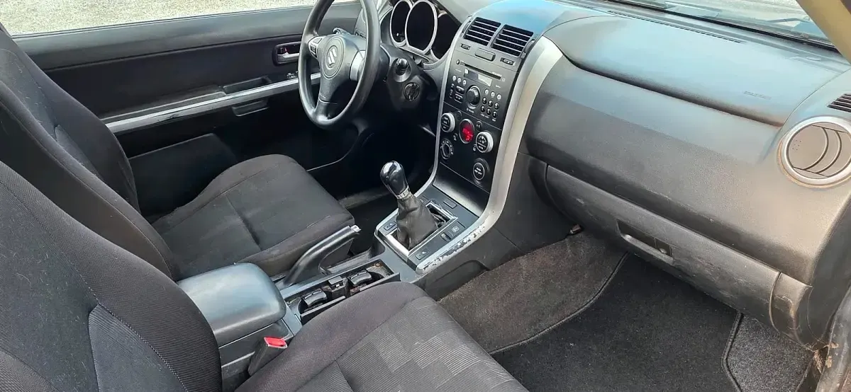 Gebraucht Suzuki Grand Vitara 129 PS (94 kW) 2011 Grau SUV