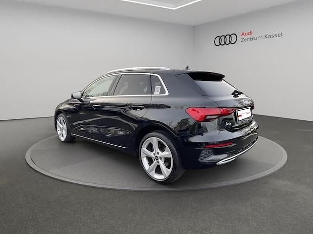 Gebraucht Audi A3 Sport 110 PS (80 kW) 2022 Mythosschwarz metallic Limousine