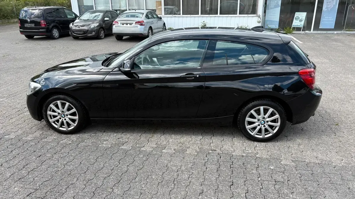 Gebraucht BMW 114 102 PS (75 kW) 2014 Schwarz Kleinwagen