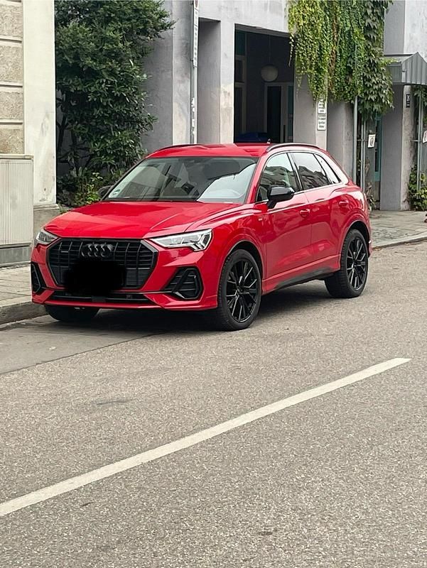 Rot Gebraucht 2019 Audi Q3 S-Line SUV | 22.900 € (Teuer) - Bild 1/4