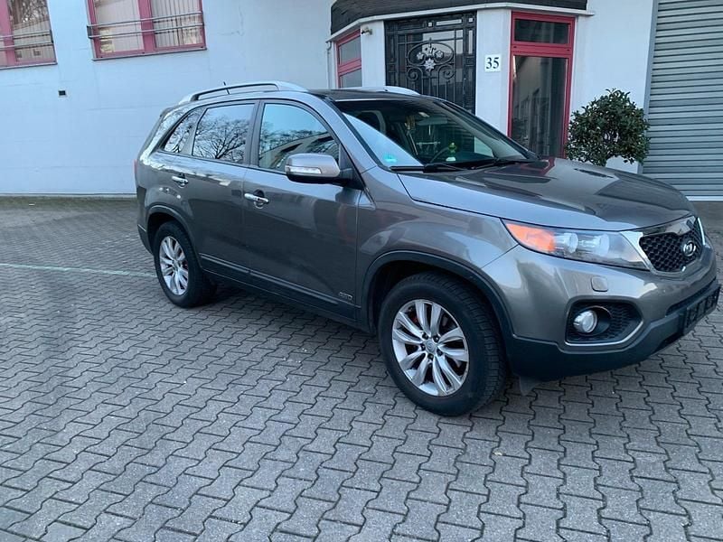 Grau Gebraucht 2012 Kia Sorento SUV | 8.500 € (Superpreis) - Bild 1/4