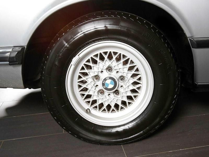 Second-hand BMW 635 185 CP (136 kW) 1987 Argintiu Coupe