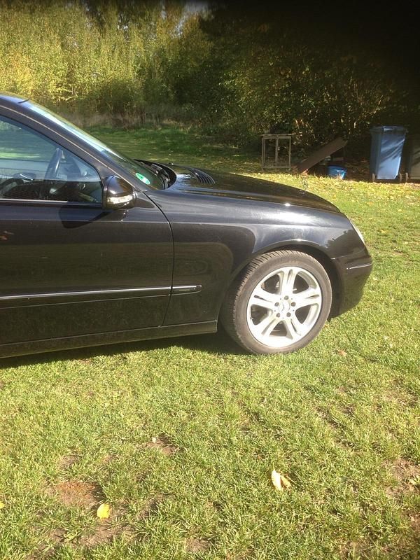 Gebraucht Mercedes E280 Avantgarde 190 PS (139 kW) 2006 Schwarz Limousine