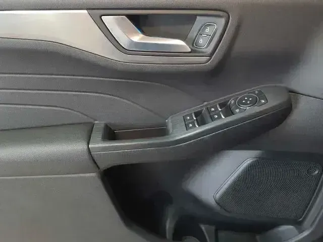 Gebraucht Ford Kuga Titanium 120 PS (88 kW) 2023 Schwarz SUV