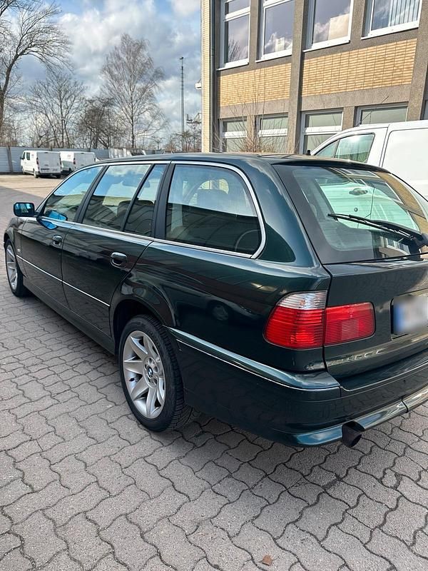 Gebraucht BMW 525 192 PS (141 kW) 2003 Grün Kombi