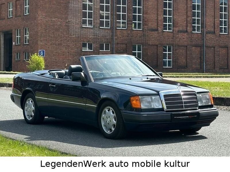 Gebraucht Mercedes E300 220 PS (161 kW) 1993 Blau Cabrio
