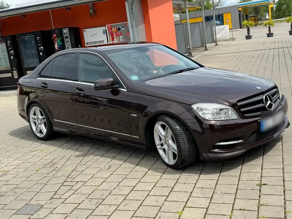 Gebraucht Mercedes C250 204 PS (150 kW) 2011 Andere farben Limousine