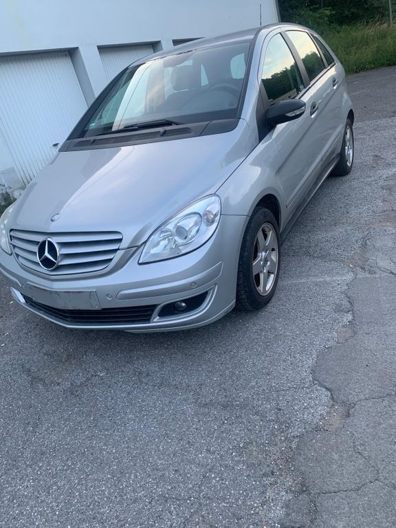 Silber Gebraucht 2006 Mercedes B200 Van / Kleinbus | 2.450 € (Fairer Preis) - Bild 1/4