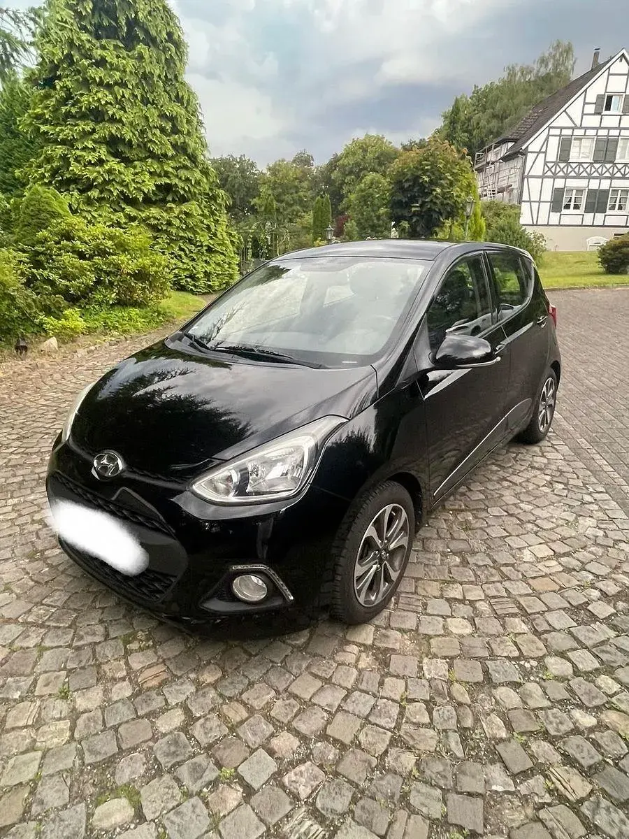 Gebraucht Hyundai i10 Edition 69 PS (50 kW) 2013 Schwarz Kleinwagen