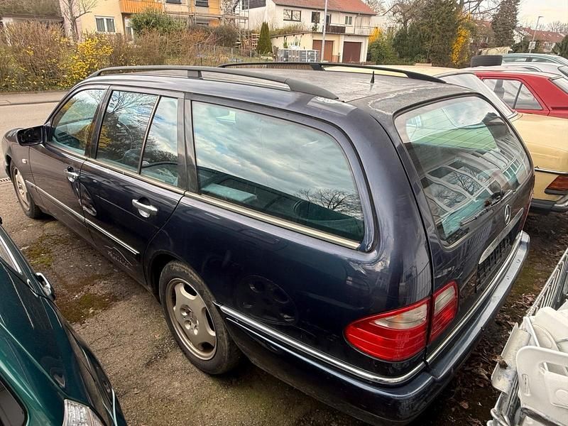 Gebraucht Mercedes E320 Avantgarde 224 PS (164 kW) 1997 Schwarz Kombi