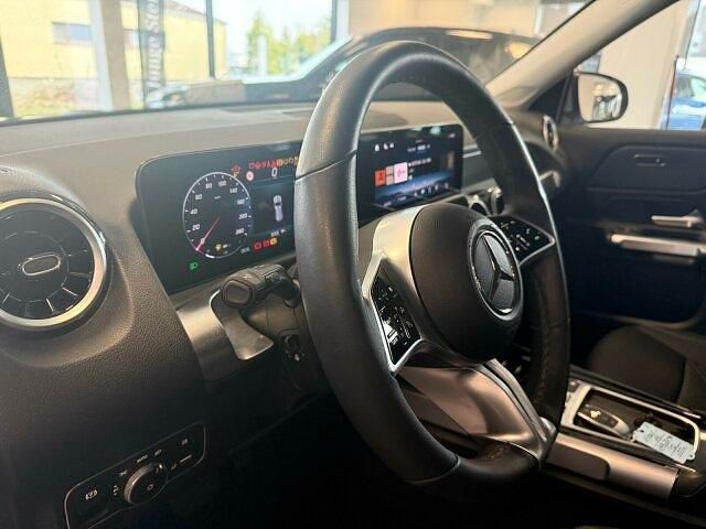Gebraucht Mercedes GLB220 Advanced 191 PS (140 kW) 2024 Silber SUV