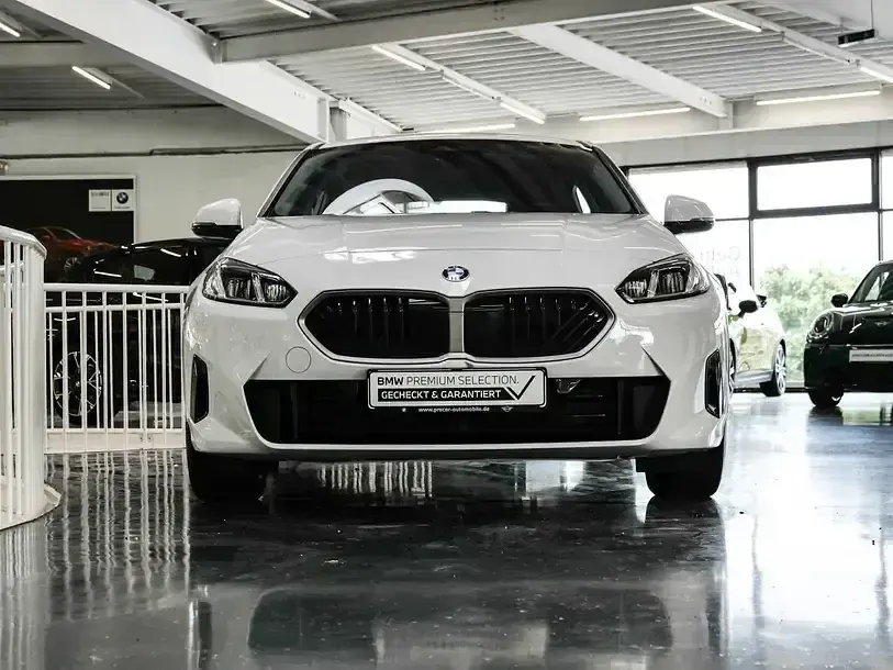 Gebraucht BMW 120 Shadowline 156 PS (114 kW) 2025 Alpinweiss iii Kleinwagen