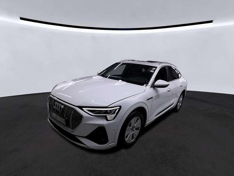 Gletscherweiß metallic Gebraucht 2022 Audi e-tron Sportback S-Line SUV | 43.865 € (Guter Preis) - Bild 1/2