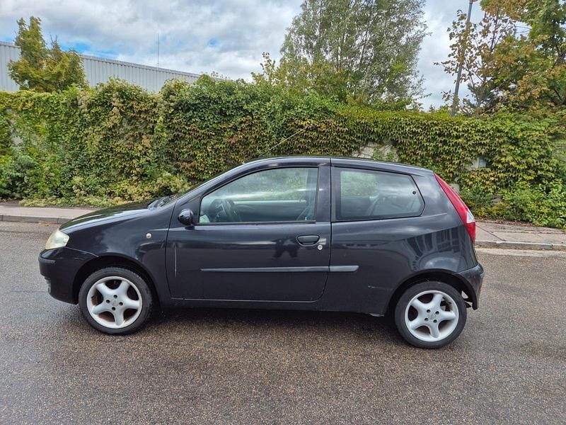 Schwarz Gebraucht 2010 Fiat Punto Dynamic Kleinwagen | 799 € (Superpreis) - Bild 1/4
