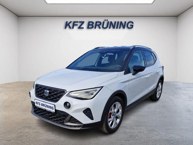 Nevada weiß metallic / dac (metallic) Gebraucht 2024 Seat Arona FR SUV | 21.780 € (Guter Preis) - Bild 1/4