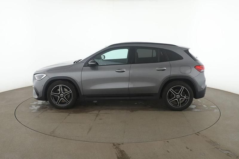 Gebraucht Mercedes GLA200 AMG line 163 PS (119 kW) 2023 Grau SUV