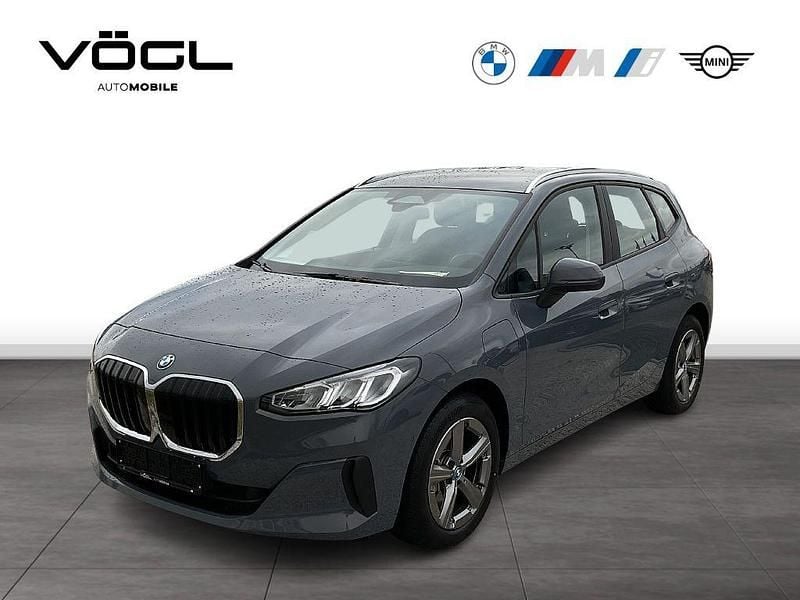 Sparkling kupfergrau Gebraucht 2023 BMW 225 Active Tourer Van / Kleinbus | 29.880 € (Guter Preis) - Bild 1/4