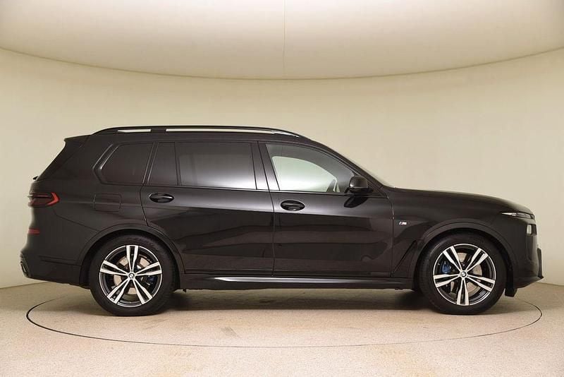 Gebraucht BMW X7 M Sport 352 PS (258 kW) 2024 Schwarz SUV
