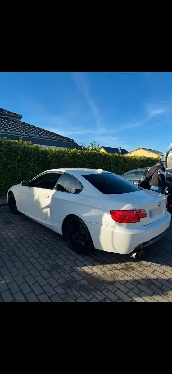 Gebraucht BMW 320 M Sport 170 PS (125 kW) 2010 Weiß Coupé