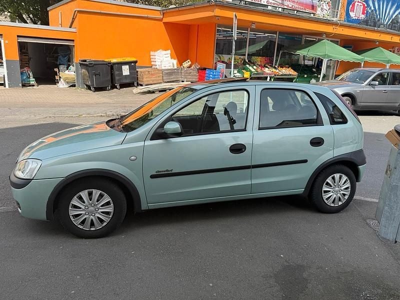 Second-hand Opel Corsa 75 CP (55 kW) 2001 Verde Hatchback