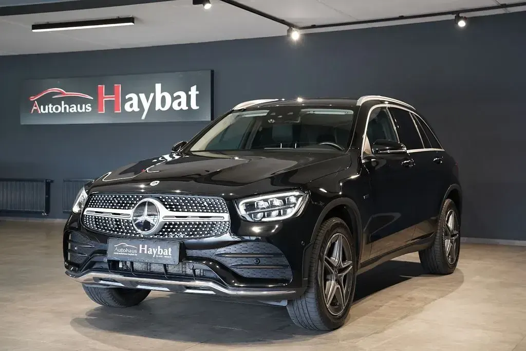Gebraucht Mercedes GLC300e AMG 320 PS (235 kW) 2021 Schwarz SUV