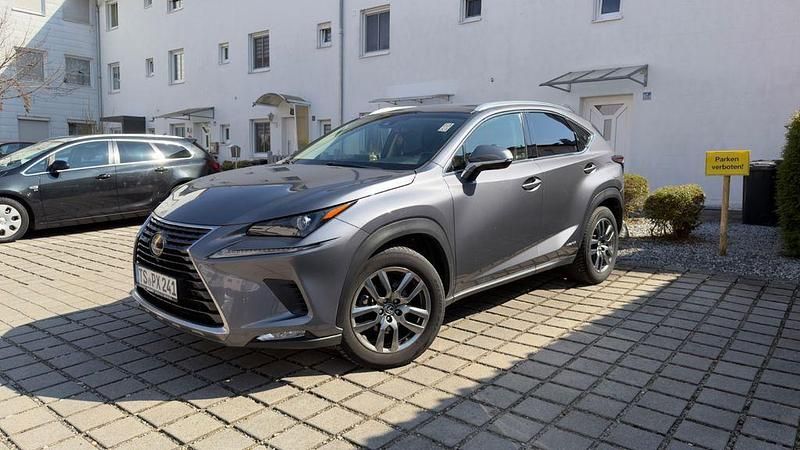 Gebraucht Lexus NX300 197 PS (144 kW) 2018 Grau SUV