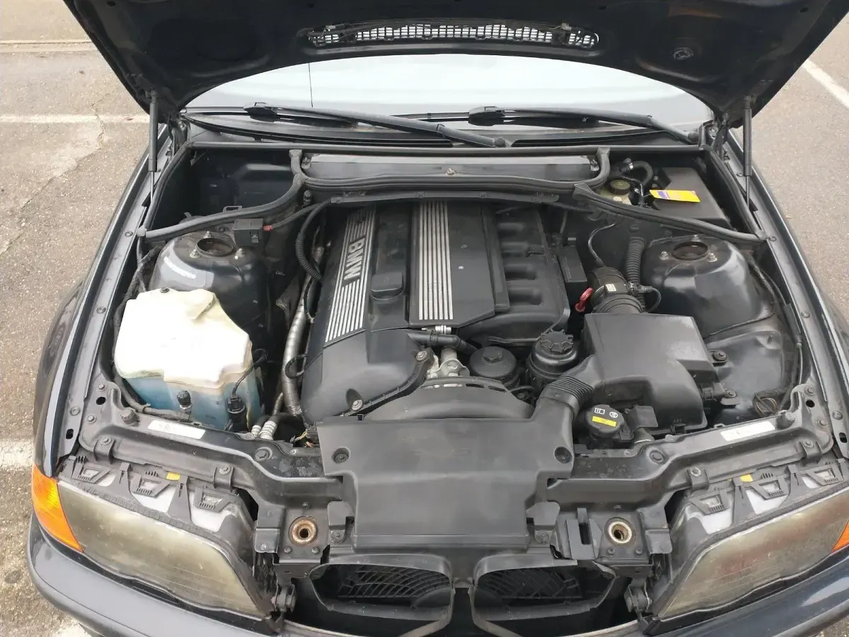 Second-hand BMW 328 193 CP (141 kW) 1999 Negru Berlinǎ