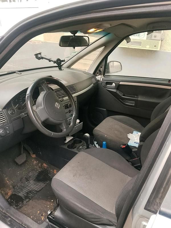 Gebraucht Opel Meriva 100 PS (73 kW) 2004 Silber Van / Kleinbus