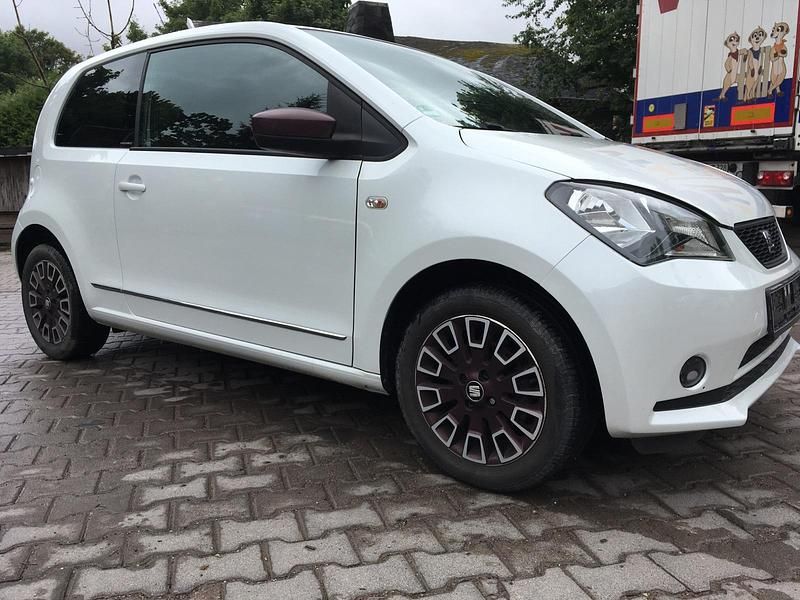 Weiß Gebraucht 2015 Seat Mii Kleinwagen | 5.500 € (Fairer Preis) - Bild 1/4
