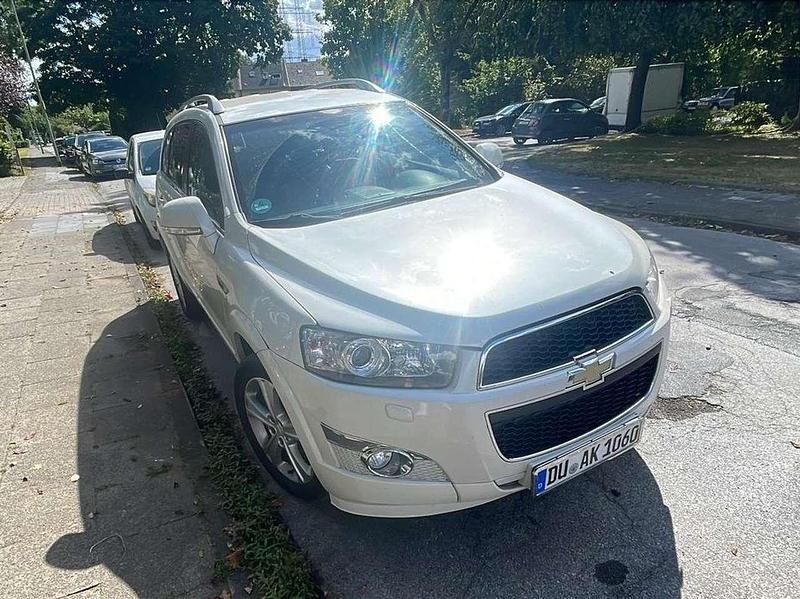 Weiß Gebraucht 2011 Chevrolet Captiva SUV | 5.500 € (Fairer Preis) - Bild 1/4