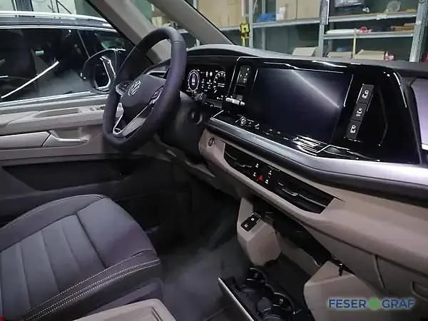 Neu VW Multivan Style 150 PS (110 kW) 2025 Deep black perleffekt Van