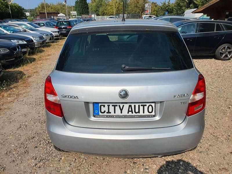 Gebraucht Skoda Fabia Ambition 86 PS (63 kW) 2013 Silber Kleinwagen