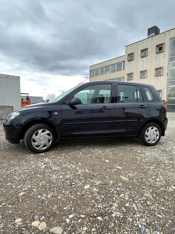 Gebraucht Mazda 2 80 PS (58 kW) 2005 Blau Kleinwagen