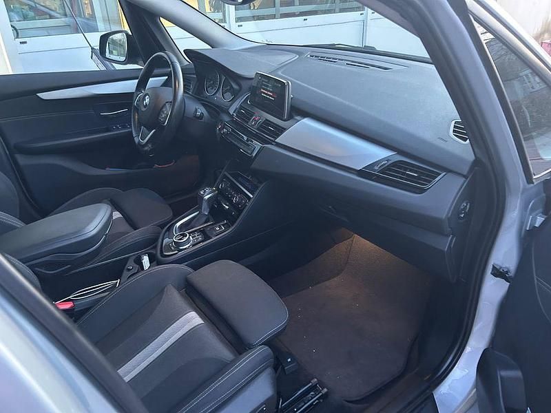 Gebraucht BMW 225 Active Tourer iPerformance 136 PS (100 kW) 2017 Silber Van / Kleinbus