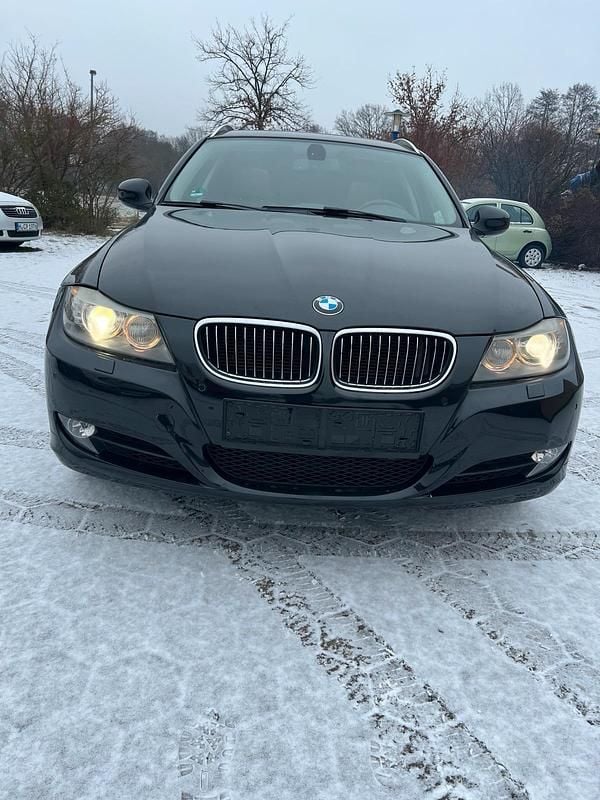 Gebraucht BMW 330 245 PS (180 kW) 2012 Schwarz Kombi
