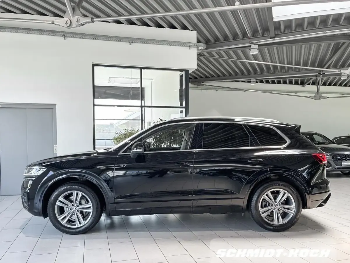 Gebraucht VW Touareg Elegance 231 PS (169 kW) 2023 Grenadillschwarz (schwarz) SUV