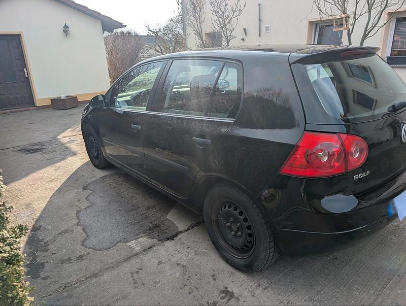 Gebraucht VW Golf V 75 PS (55 kW) 2004 Schwarz Kleinwagen