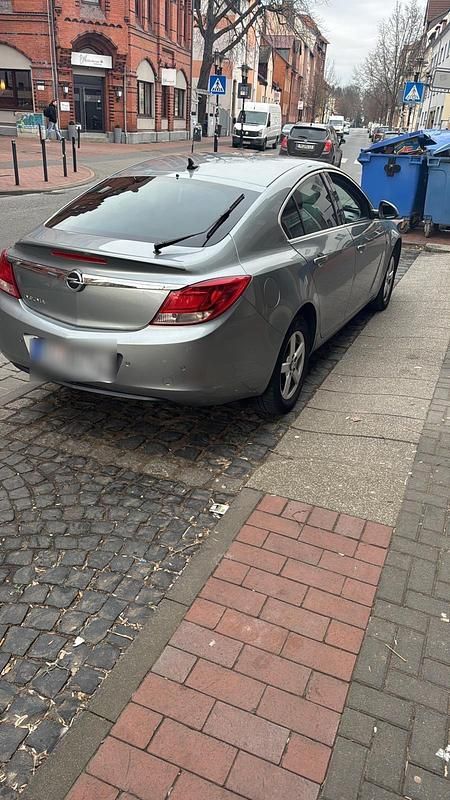 Gebraucht Opel Insignia 131 PS (96 kW) 2012 Grau Limousine