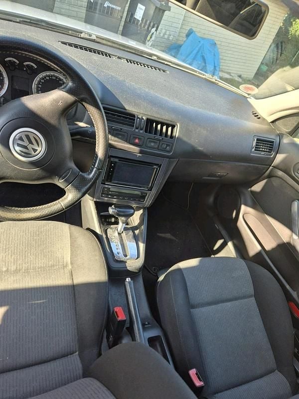 Gebraucht VW Bora 102 PS (75 kW) 2004 Silber Limousine