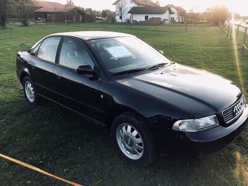 Gebraucht Audi A4 101 PS (74 kW) 1998 Limousine