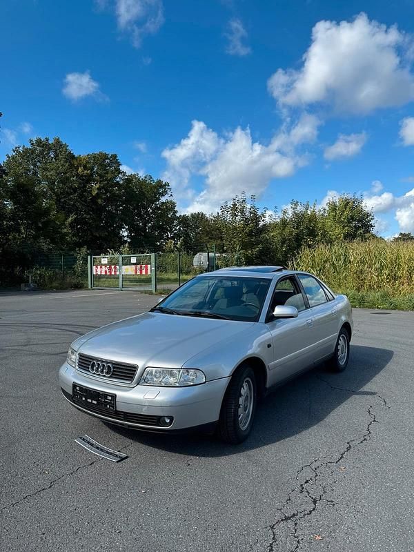 Silber Gebraucht 1999 Audi A4 Limousine | 2.000 € (Fairer Preis) - Bild 1/4