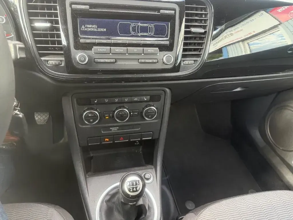 Second-hand VW Beetle Basis 105 CP (77 kW) 2012 Argintiu Hatchback
