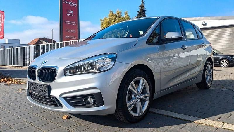 Silber Gebraucht 2016 BMW 220 Active Tourer Van / Kleinbus | 12.999 € (Guter Preis) - Bild 1/4