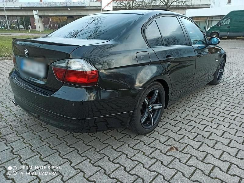 Schwarz Gebraucht 2005 BMW 320 Limousine | 7.500 € (Teuer) - Bild 1/4