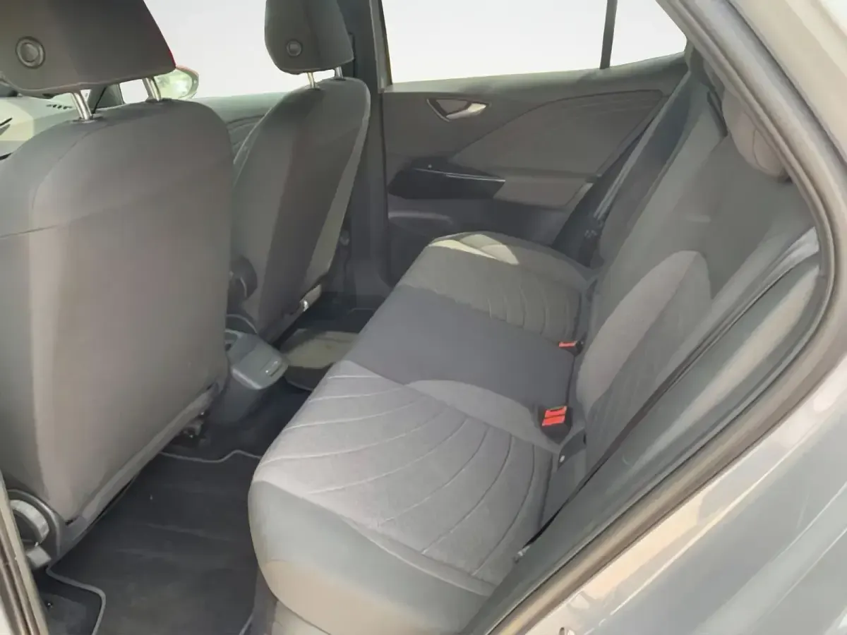 Gebraucht VW ID.3 Pro 150 kW (204 PS) 2024 Mondsteingrau Kleinwagen