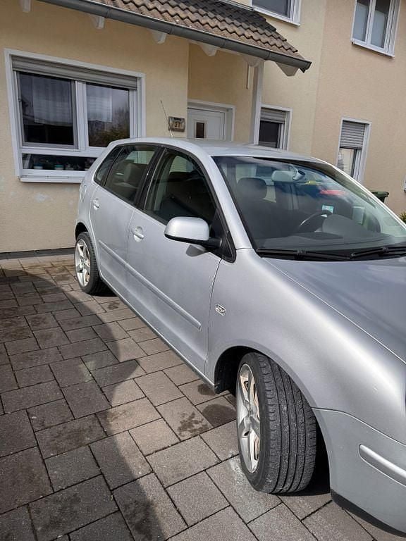 Gebraucht VW Polo Highline 75 PS (55 kW) 2004 Silber Kleinwagen